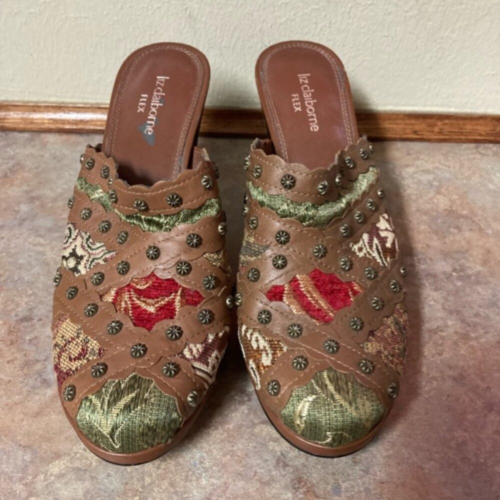 LIZ CLAIBORNE FLEX SLIP ONS SIZE 8.5, MULTI COLORED